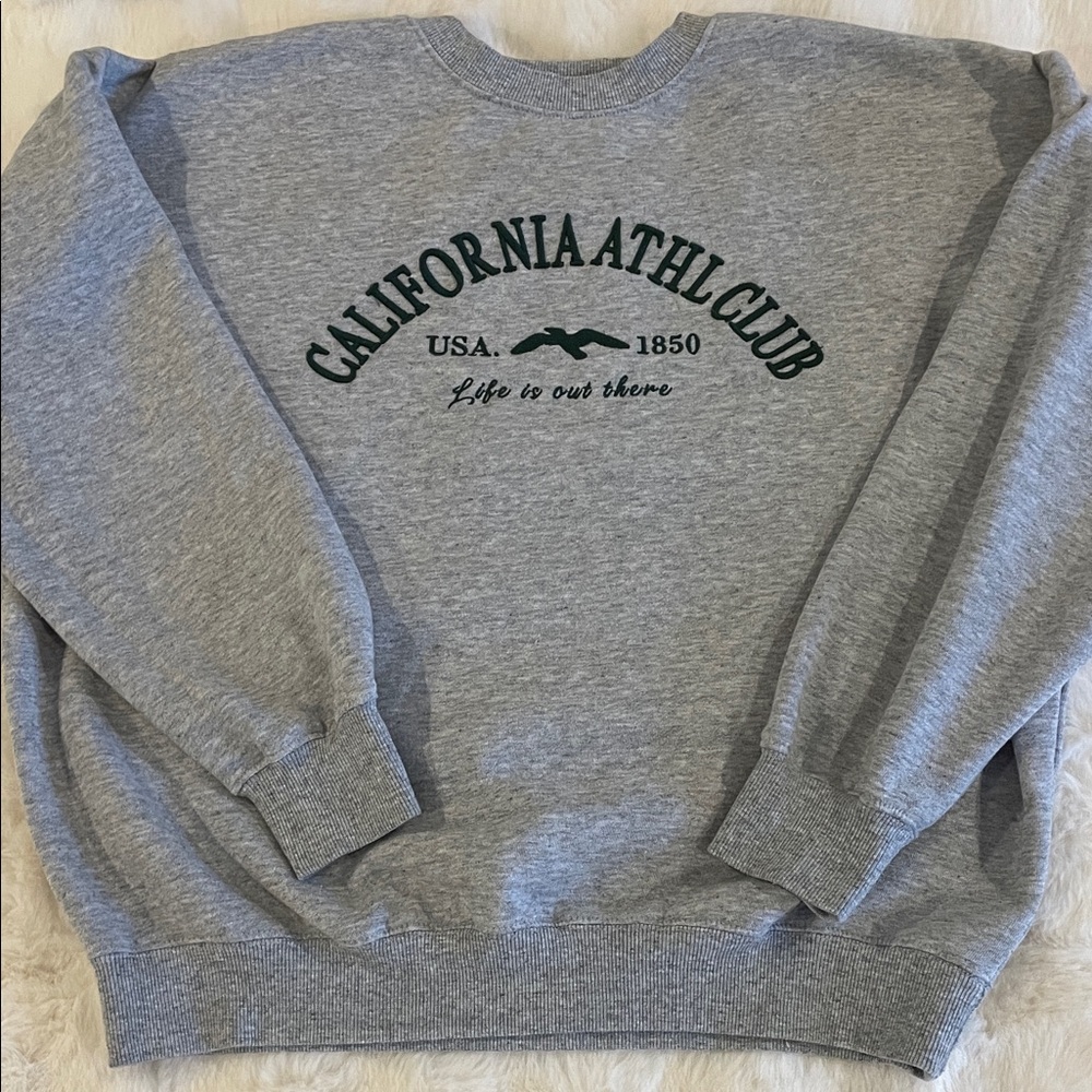 Reflex Gray Crewneck Sweatshirt with Dark Green ‘California Athl Club’ Graphic